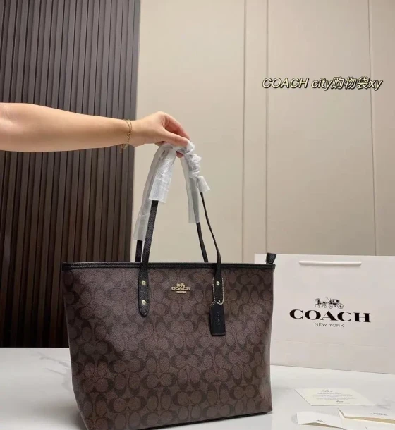 Coach Tote With Zip Bag first copy