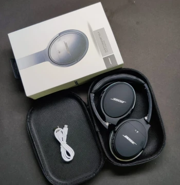 BOSE Quietcomfort Headphone first copy
