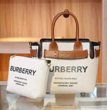 Burberry Horseferry Canvas Tote With Pouch first copy