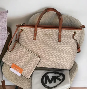 Michael Kors Jet Set Tote Bag With Pouch first copy