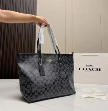 Coach Tote With Zip Bag first copy