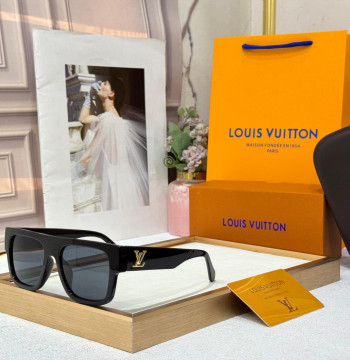 Louis Vuitton L16V Iconic Black Edition Sunglasses first copy